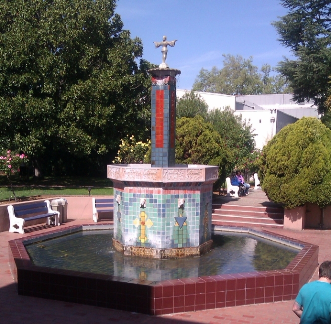 The fountain in more detail. Note AMORC symbolism. 
